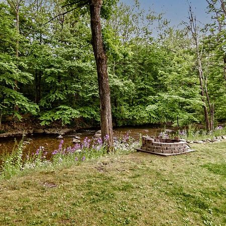 Cabin By The Creek With Private Creek Access Таннерсвилл Экстерьер фото