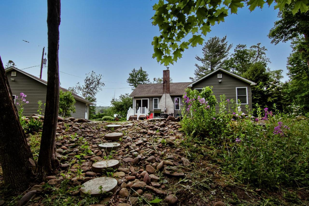 Cabin By The Creek With Private Creek Access Таннерсвилл Экстерьер фото