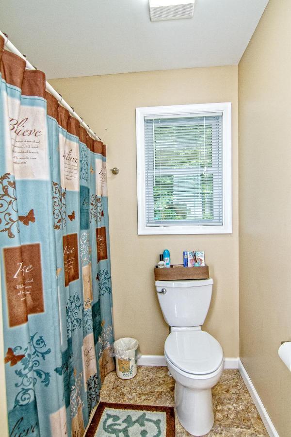 Cabin By The Creek With Private Creek Access Таннерсвилл Экстерьер фото