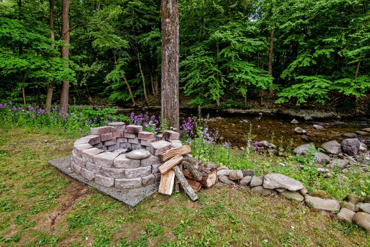 Cabin By The Creek With Private Creek Access Таннерсвилл Экстерьер фото